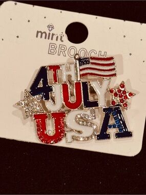 Mint NWT Patriotic 4th of July USA Flag Rhinestone Brooch Pin Silver Tone